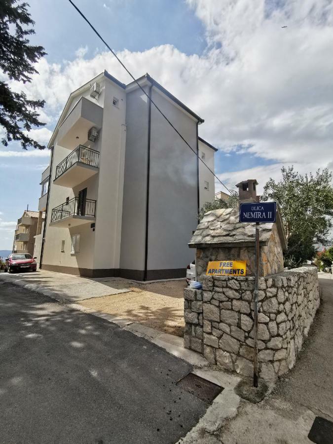 Apartments Rita Nemira 奥米什 外观 照片